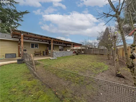 236 S 5th Avenue Cornelius OR 97113