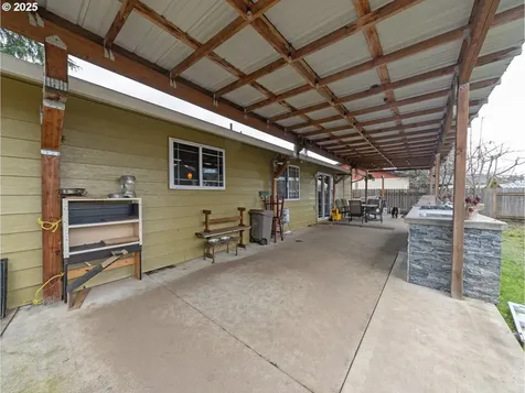 236 S 5th Avenue Cornelius OR 97113