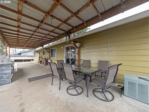 236 S 5th Avenue Cornelius OR 97113