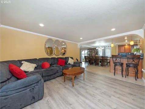 236 S 5th Avenue Cornelius OR 97113