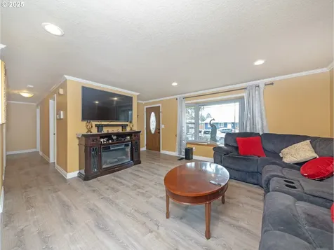 236 S 5th Avenue Cornelius OR 97113