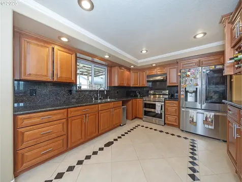 236 S 5th Avenue Cornelius OR 97113