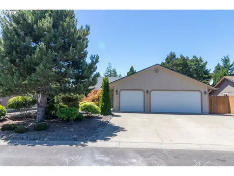 47 Park Village Drive Florence OR 97439