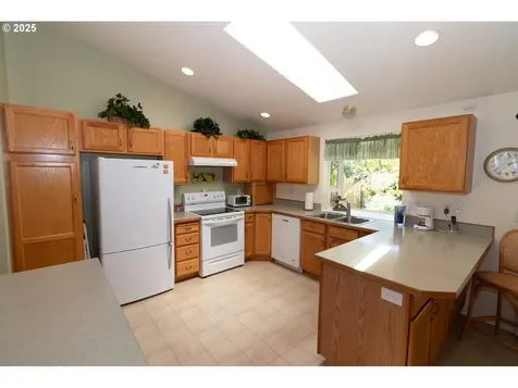 47 Park Village Drive Florence OR 97439