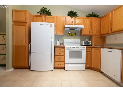 47 Park Village Drive Florence OR 97439
