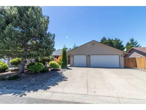 47 Park Village Drive Florence OR 97439
