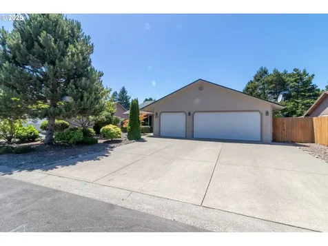 47 Park Village Drive Florence OR 97439