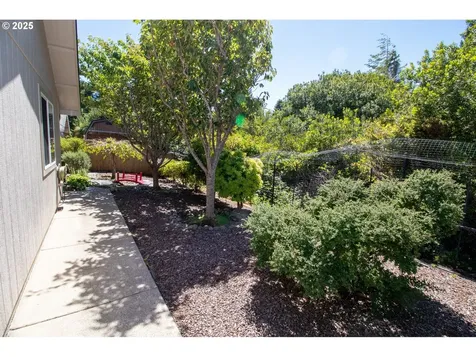 47 Park Village Drive Florence OR 97439