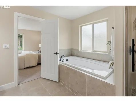 19319 Dogwood Court Lake Oswego OR 97035