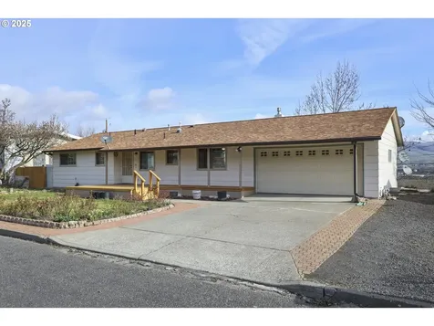 2313 W 14th Street The Dalles OR 97058