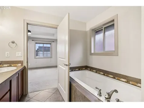 9208 NE 45th Place Vancouver WA 98665