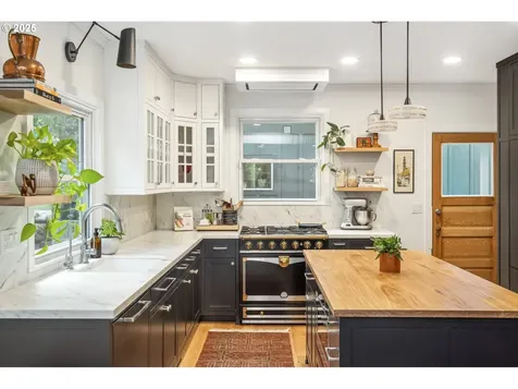 5733 NE 19th Avenue Portland OR 97211