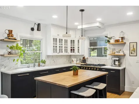 5733 NE 19th Avenue Portland OR 97211
