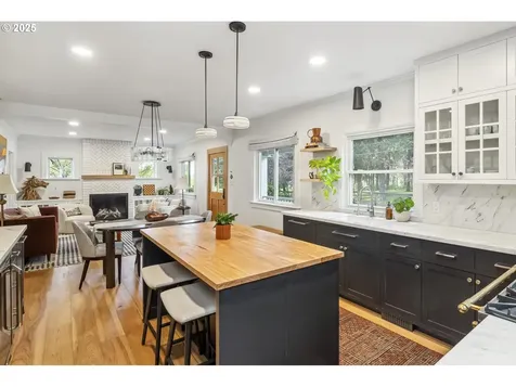5733 NE 19th Avenue Portland OR 97211