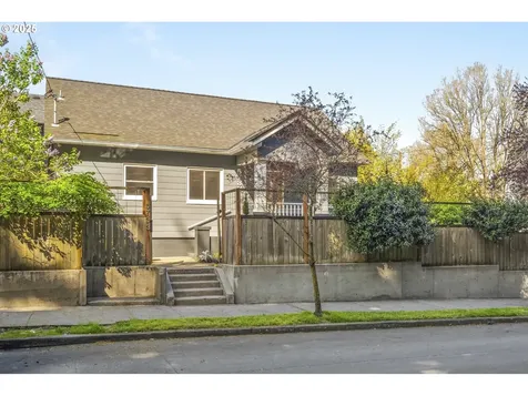 5733 NE 19th Avenue Portland OR 97211