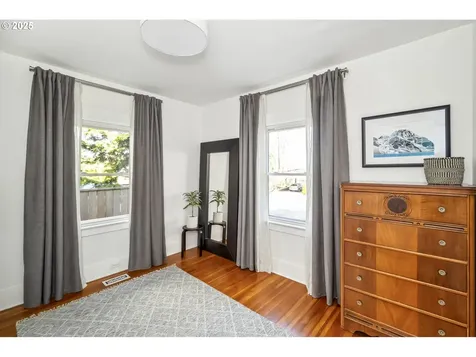 5733 NE 19th Avenue Portland OR 97211