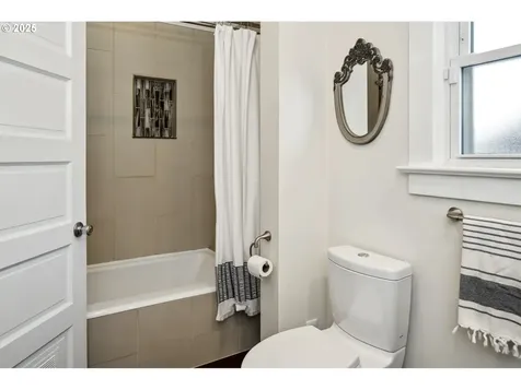 5733 NE 19th Avenue Portland OR 97211