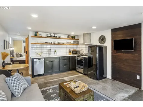 5733 NE 19th Avenue Portland OR 97211