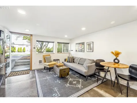 5733 NE 19th Avenue Portland OR 97211