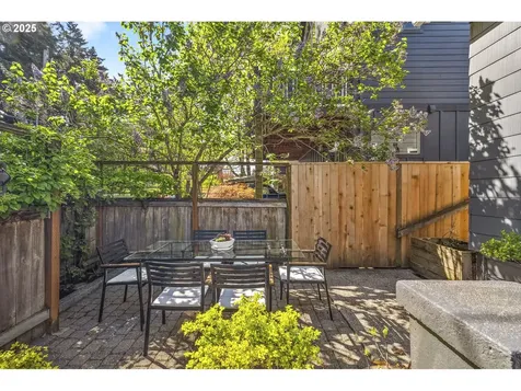 5733 NE 19th Avenue Portland OR 97211
