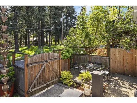 5733 NE 19th Avenue Portland OR 97211