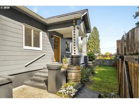 5733 NE 19th Avenue Portland OR 97211