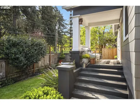 5733 NE 19th Avenue Portland OR 97211