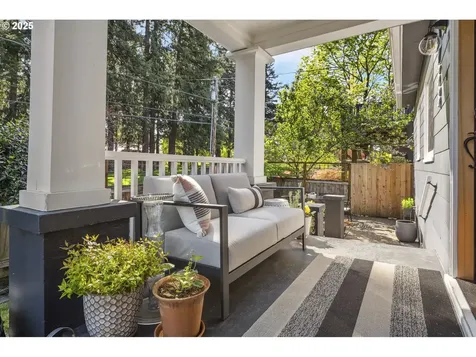 5733 NE 19th Avenue Portland OR 97211