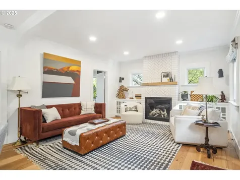 5733 NE 19th Avenue Portland OR 97211