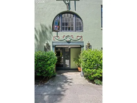 507 NW 22nd Avenue Portland OR 97210