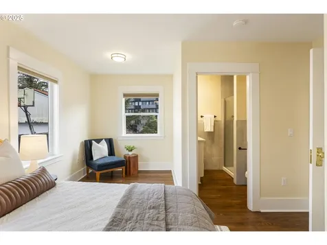 6402 SE 22nd Avenue Portland OR 97202