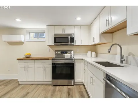 6402 SE 22nd Avenue Portland OR 97202