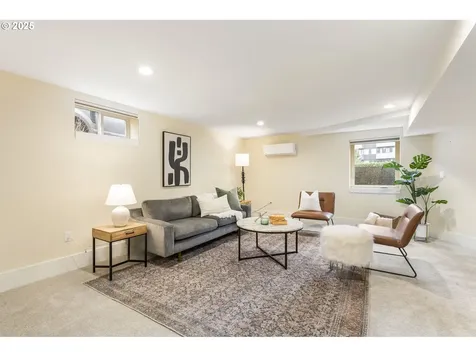 6402 SE 22nd Avenue Portland OR 97202