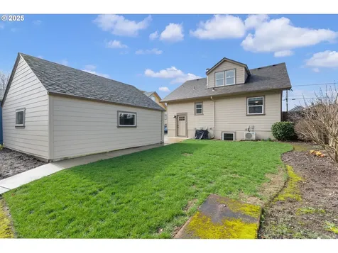 6402 SE 22nd Avenue Portland OR 97202
