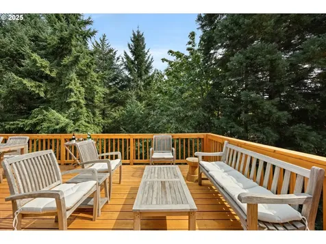 6786 SW Canyon Drive Portland OR 97225