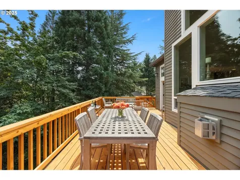 6786 SW Canyon Drive Portland OR 97225