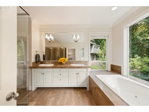6786 SW Canyon Drive Portland OR 97225