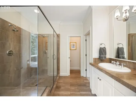 6786 SW Canyon Drive Portland OR 97225