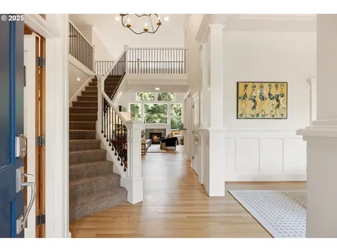 6786 SW Canyon Drive Portland OR 97225
