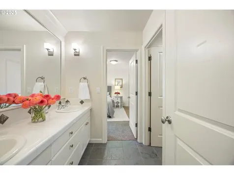 6786 SW Canyon Drive Portland OR 97225