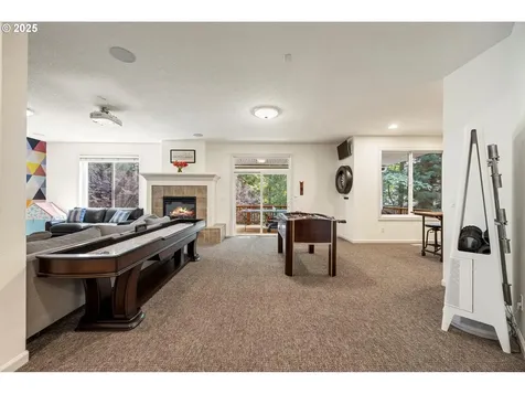 6786 SW Canyon Drive Portland OR 97225