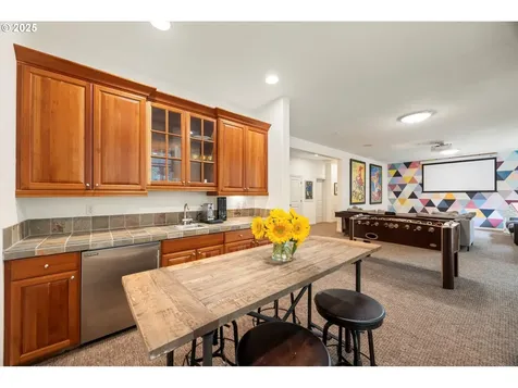 6786 SW Canyon Drive Portland OR 97225