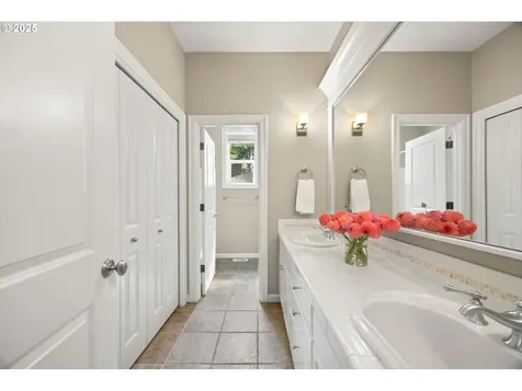 6786 SW Canyon Drive Portland OR 97225
