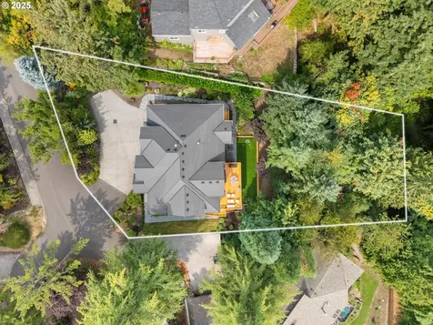 6786 SW Canyon Drive Portland OR 97225