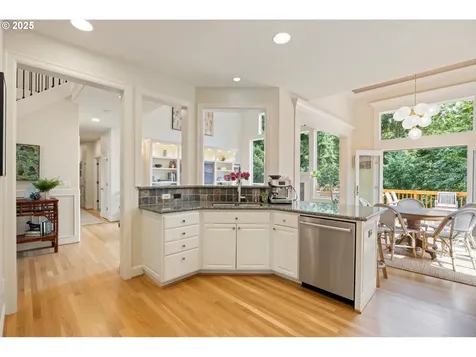 6786 SW Canyon Drive Portland OR 97225