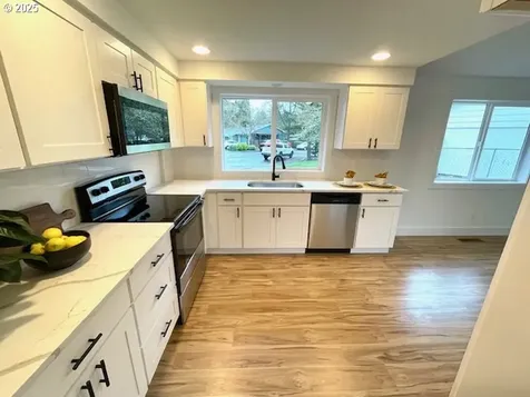 3110 Flower Avenue NE Salem OR 97301