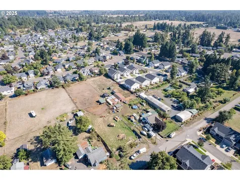 945 S 43rd Street Springfield OR 97478