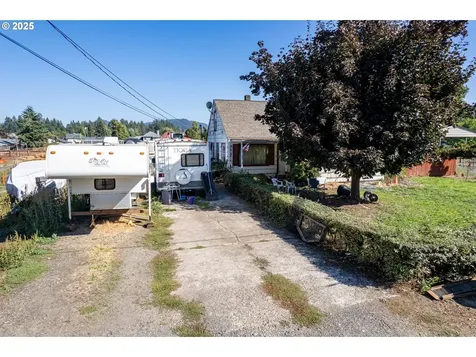 945 S 43rd Street Springfield OR 97478