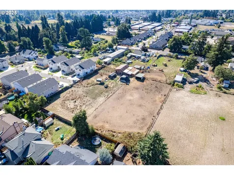945 S 43rd Street Springfield OR 97478