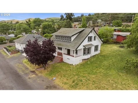 826 E 15th Street The Dalles OR 97058